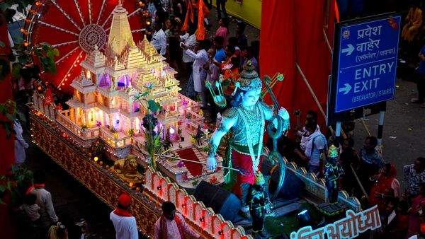 ബംഗാളില്‍ രാമനവമി ഘോഷയാത്രയ്ക്ക് നേരെ കല്ലേറ്