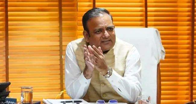 ഡല്‍ഹിയില്‍ സാമൂഹ്യ ക്ഷേമമന്ത്രി രാജ് കുമാര്‍ ആനന്ദ് രാജിവച്ചു