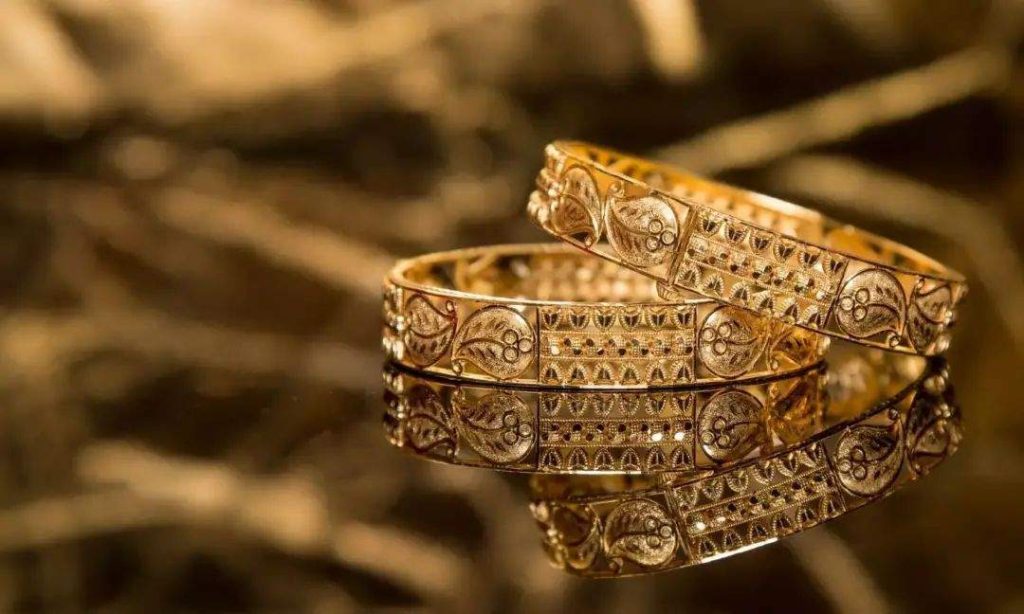 സ്വർണക്കുതിപ്പ് ഇന്നും; പവന് 240 രൂപ കൂടി