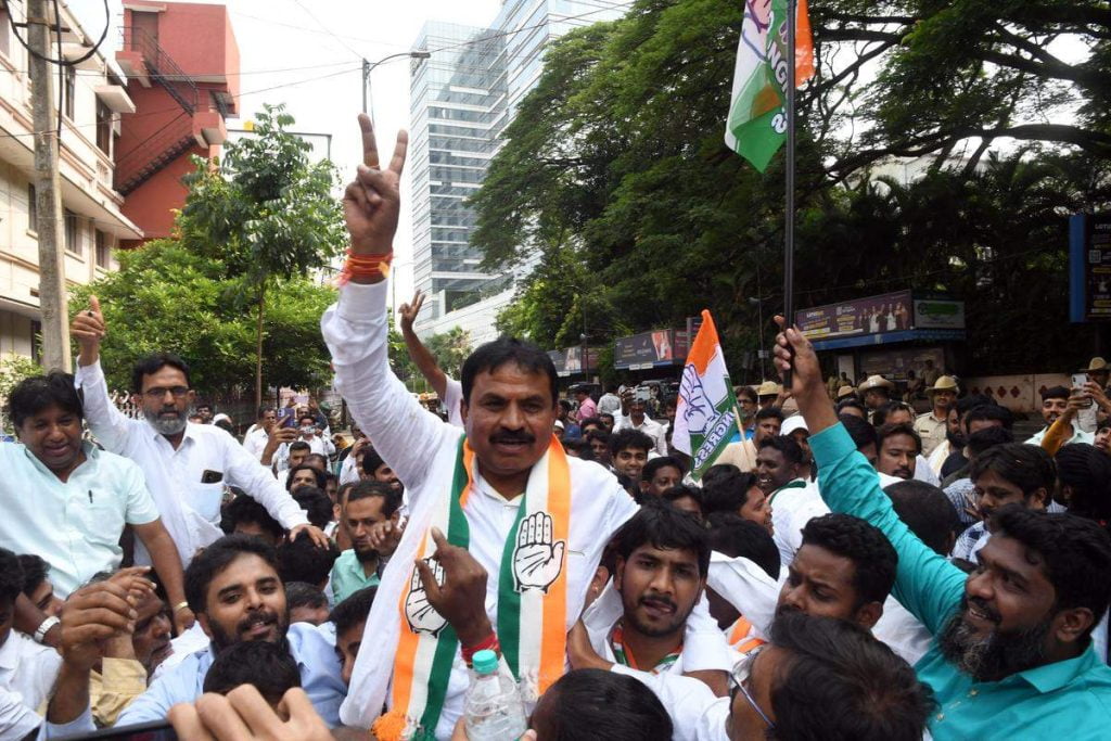 തിരഞ്ഞെടുപ്പ് പെരുമാറ്റചട്ട ലംഘനം; എംഎൽഎ എ.സി. ശ്രീനിവാസക്കെതിരെ കേസ്