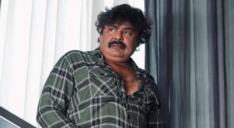 തിരഞ്ഞെടുപ്പ് പ്രചാരണത്തിനിടെ നടന്‍ മന്‍സൂര്‍ അലിഖാന്‍ കുഴഞ്ഞു വീണു