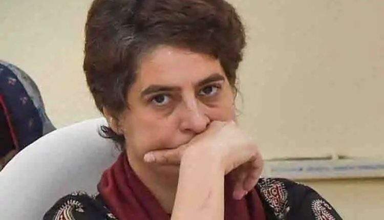 പ്രിയങ്ക ഗാന്ധിയുടെ വാഹന വ്യൂഹത്തിന് തടസം സൃഷ്ടിച്ചു; യുവാവിനെതിരെ കേസ്