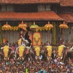 തൃശൂര്‍ പൂരം കൊടിയിറങ്ങി; പാറമേക്കാവ്, തിരുവമ്പാടി ഭഗവതിമാര്‍ ഉപചാരം ചൊല്ലി പിരിഞ്ഞു