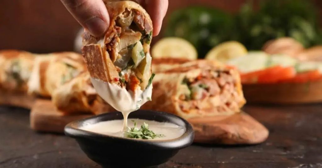 ഷവര്‍മ കഴിച്ചതിനെ തുടര്‍ന്നു ഭക്ഷ്യവിഷബാധയേറ്റ 22കാരി മരിച്ചു