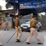 കെജ്രിവാളിനെ പാർപ്പിച്ചിരിക്കുന്ന ജയിലിൽ വൻ സുരക്ഷാ വീഴ്‌ച; തടവുകാർ മാരകായുധങ്ങളുമായി ജയിലിൽ ഏറ്റുമുട്ടി