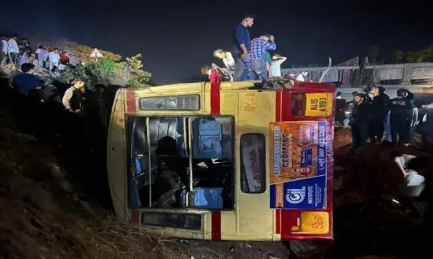 മലപ്പുറത്ത് കെഎസ്ആർടിസി ബസ് താഴ്ചയിലേക്ക് മറിഞ്ഞു; നിരവധി പേര്‍ക്ക് പരുക്ക്