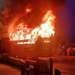 സ്വകാര്യ സ്ലീപ്പർ ബസിന് തീപിടിച്ചു