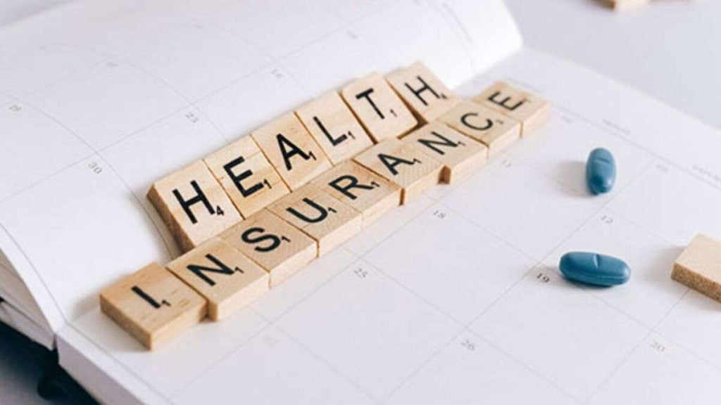 പ്രായപരിധി വിലക്ക് നീക്കി: 65 കഴിഞ്ഞവർക്കും ആരോഗ്യ ഇൻഷുറൻസ് പോളിസി എടുക്കാം