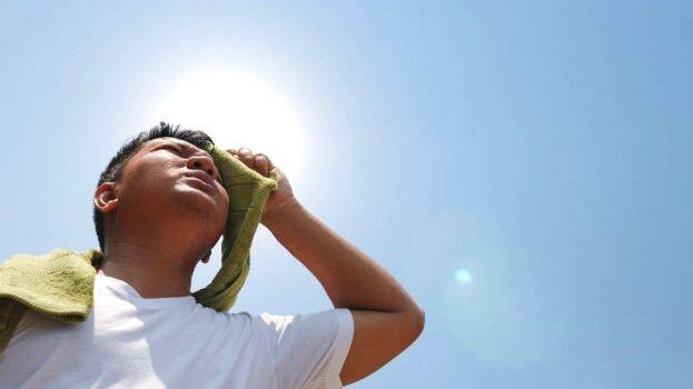 നാല് ജില്ലകളിൽ ഉഷ്ണതരം​ഗ മുന്നറിയിപ്പ് തുടരും; പ്രൊഫഷണൽ കോളേജുകൾ അടക്കമുള്ള വിദ്യാഭ്യാസ സ്ഥാപനങ്ങൾക്ക് തിങ്കളാഴ്ച വരെ അവധി