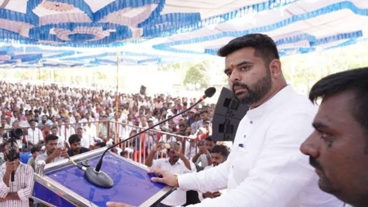 ലൈംഗികാതിക്രമ പരാതി; പ്രജ്വല്‍ രേവണ്ണയെ സസ്‌പെൻഡ് ചെയ്ത് ജെഡിഎസ്