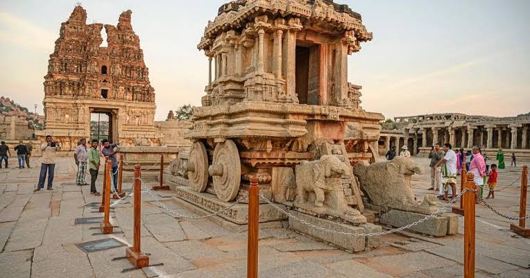 വേനൽചൂട്; ഹംപിയിൽ വിനോദസഞ്ചാരികളുടെ എണ്ണത്തിൽ ഗണ്യമായ കുറവ്