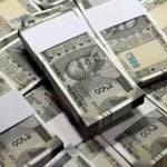 അനധികൃതമായി കടത്താൻ ശ്രമിച്ച കണക്കിൽ പെടാത്ത ഒരു കോടിയിലധികം രൂപ പിടിച്ചെടുത്തു