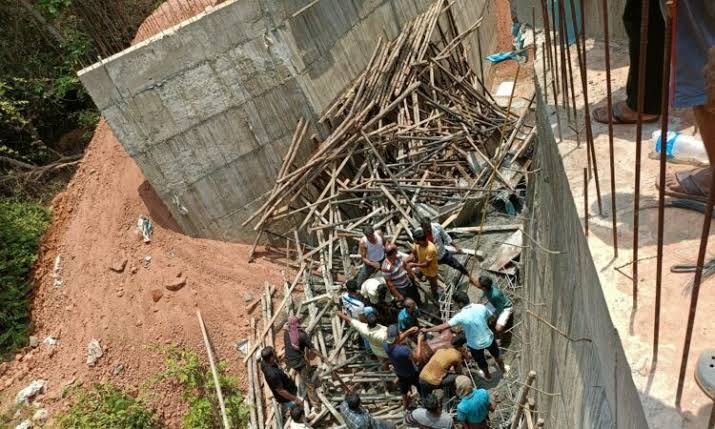 നിർമാണത്തിലിരുന്ന പാലം തകർന്ന് ഏഴ് തൊഴിലാളികൾക്ക് പരുക്ക്