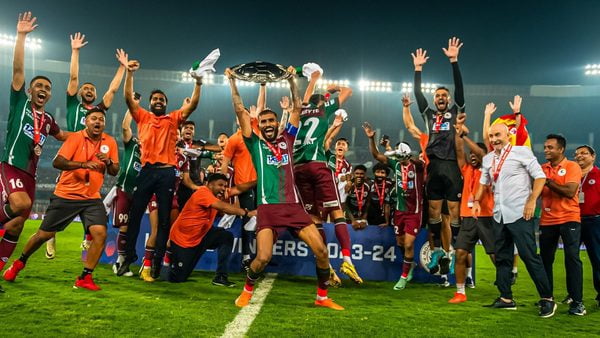 ലീഗ് മത്സരത്തിൽ മുംബൈയെ വീഴ്ത്തി; ഐഎസ്എൽ ഷീൽഡ് മോഹൻ ബഗാന്