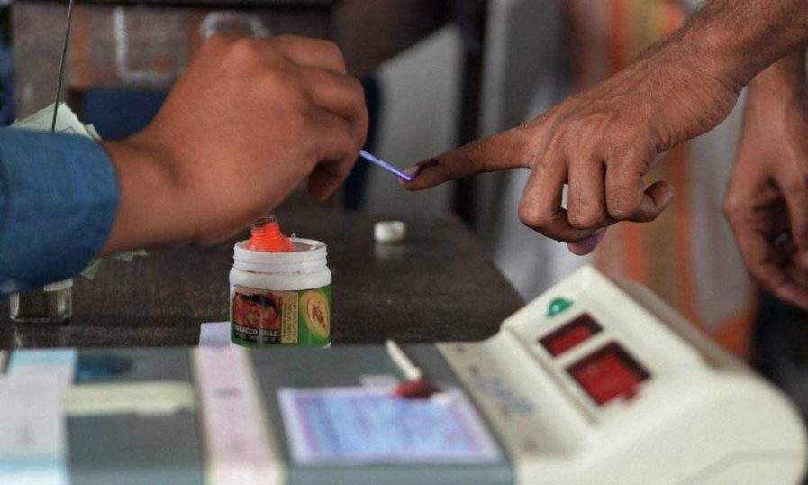 പോളിംഗ് ബൂത്തുകളിൽ മൊബൈൽ ഫോൺ അനുവദിക്കില്ല