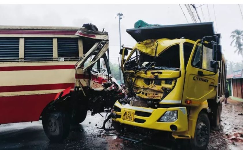 കുന്നംകുളത്ത് കെ.എസ്.ആർ.ടി.സി ബസും ലോറിയും കൂട്ടിയിടിച്ച് 15 പേർക്ക് പരുക്ക്