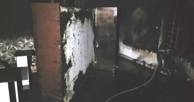 എസി പൊട്ടിത്തെറിച്ച് വീടിന് തീപിടിച്ചു