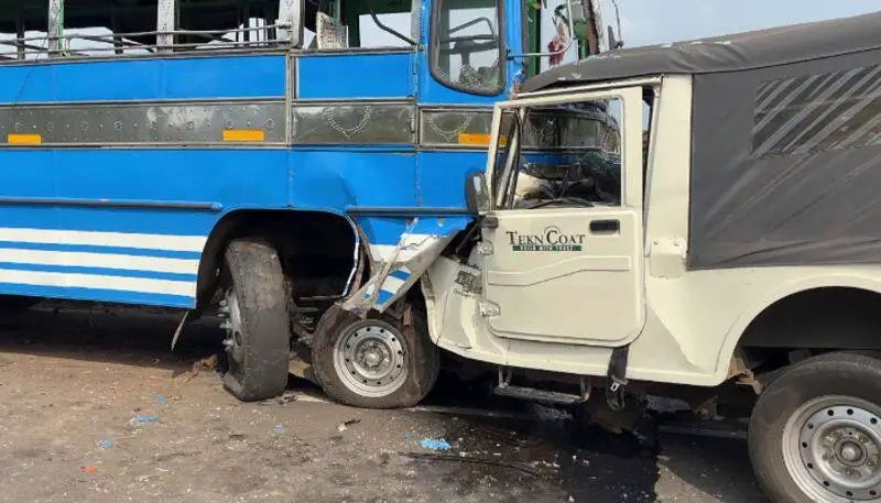 സ്വകാര്യ ബസിലേക്ക് ജീപ്പ് ഇടിച്ചുകയറി അപകടം; രണ്ടു പേര്ക്ക് ദാരുണാന്ത്യം