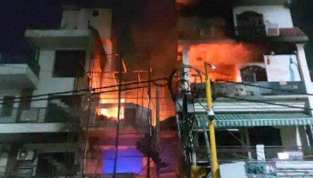 ആശുപത്രിയിലെ തീപിടുത്തം: ഒളിവില് പോയ ആശുപത്രി ഉടമ അറസ്റ്റില്