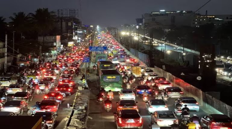 നഗരത്തിലെ 165 ജംഗ്ഷനുകളിൽ കൂടി എ.ഐ അധിഷ്ഠിത സിഗ്നൽ സംവിധാനം