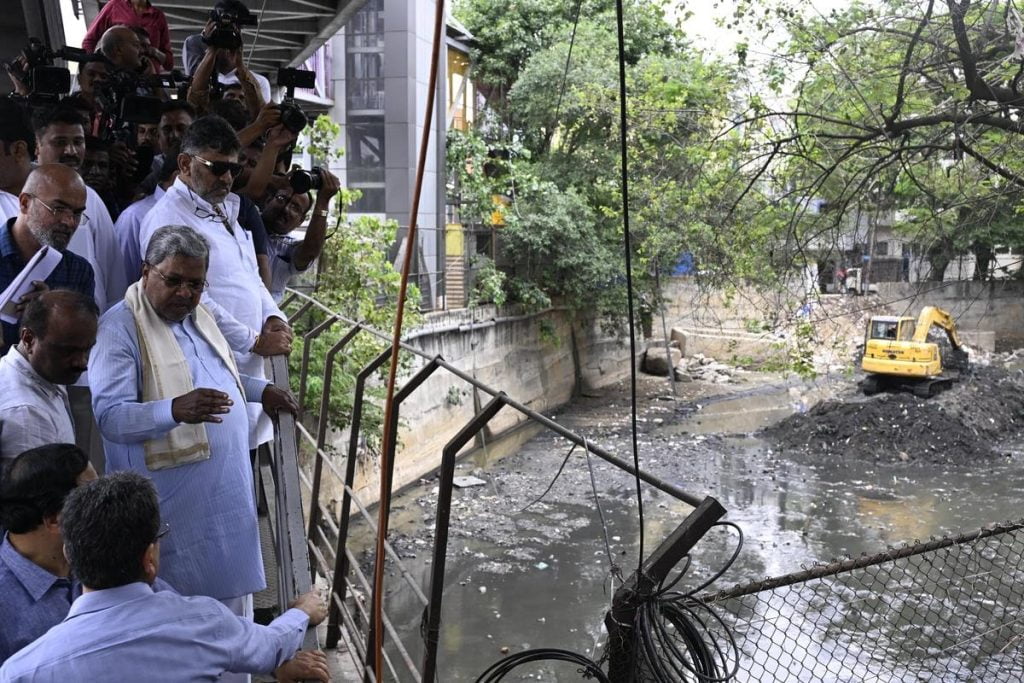 നഗരത്തിലെ കുഴികൾ നികത്താൻ പ്രത്യേക ടാസ്ക് ഫോഴ്സ് രൂപീകരിക്കും