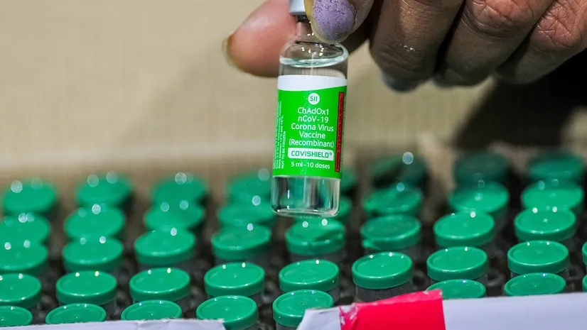 പാർശ്വഫലങ്ങൾ പരിശോധിക്കാൻ വിദഗ്ധ സമിതിയെ നിയോഗിക്കണം; കോവിഷീൽഡിനെതിരെ സുപ്രീംകോടതിയിൽ ഹര്‍ജി
