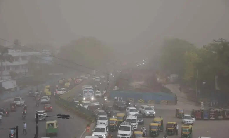 ദീപാവലി ആഘോഷങ്ങള്‍ക്ക് പിന്നാലെ ഡല്‍ഹിയിലെ വായുമലിനീകരണം; വലിയ തോതില്‍ വര്‍ധനവ്