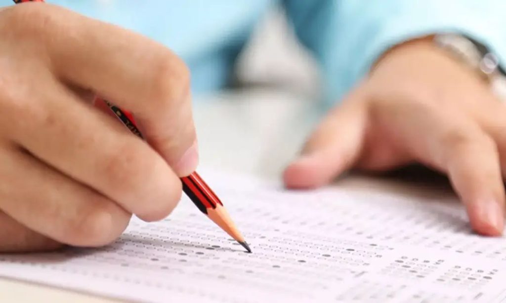 സിബിഎസ്‌ഇ ബോർഡ് പരീക്ഷ; പത്ത് പന്ത്രണ്ട് ക്ലാസുകളിൽ അടുത്ത വർഷം മുതൽ രണ്ട് തവണ