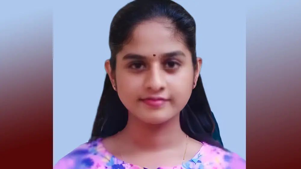 വര്‍ക്കലയില്‍ കടലില്‍ ചാടിയ പത്താംക്ലാസുകാരി മരിച്ചു; കൂടെ ചാടിയ ആണ്‍സുഹൃത്തിനായി തിരച്ചിൽ