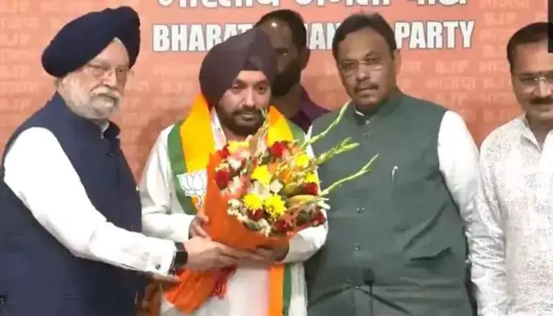 മുന്‍ ഡല്‍ഹി കോണ്‍ഗ്രസ് അധ്യക്ഷന്‍ അരവിന്ദര്‍ സിംഗ് ലവ്ലി ബിജെപിയില്‍ ചേര്‍ന്നു