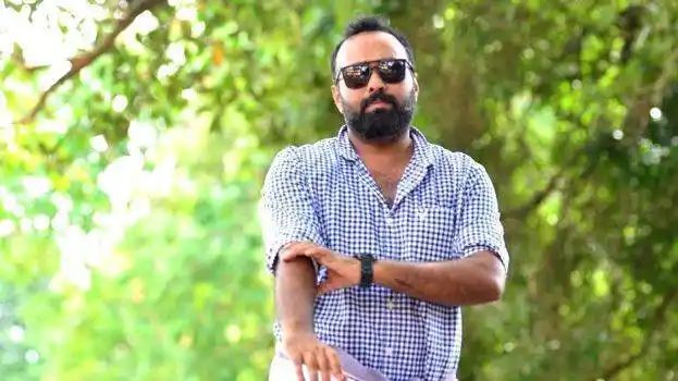 ബലാത്സംഗക്കേസ്; സംവിധായകൻ ഒമര് ലുലുവിന് ഇടക്കാല മുൻകൂര് ജാമ്യം