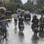 കനത്ത മഴ; നാളെ രണ്ട് ജില്ലകളിലെ വിദ്യാഭ്യാസ സ്ഥാപനങ്ങള്‍ക്ക് അവധി