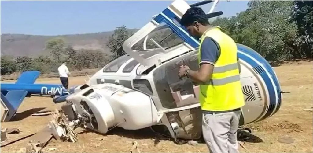 ശിവസേന ഉദ്ധവ് താക്കറെ വിഭാഗം നേതാവ് സഞ്ചരിക്കാനിരുന്ന ഹെലികോപ്റ്റര് തകര്ന്നുവീണു