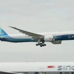 ആകാശച്ചുഴിയില്‍പ്പെട്ട് സിംഗപ്പൂര്‍ വിമാനം; ഒരാള്‍ മരിച്ചു (വീഡിയോ)