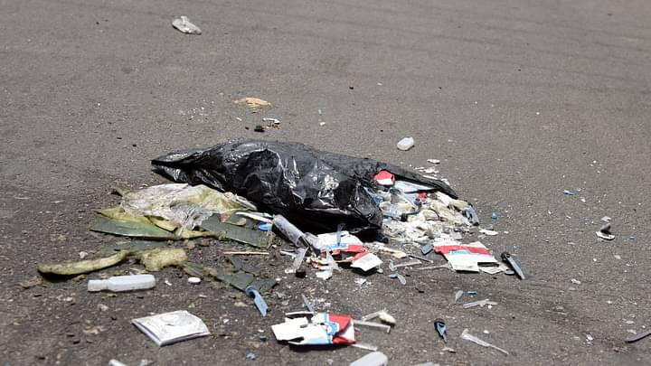 പൊതുസ്ഥലത്ത് മെഡിക്കൽ മാലിന്യം തള്ളിയ സ്വകാര്യ ക്ലിനിക്കിന് പിഴ ചുമത്തി