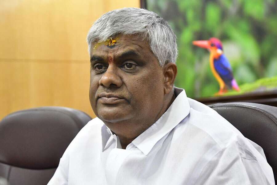 ലൈംഗികാതിക്രമ കേസ്; പ്രജ്വലിനെയും സൂരജിനെയും ജയിലിൽ പോയി കാണില്ലെന്ന് എച്ച്. ഡി. രേവണ്ണ