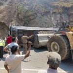 ഗംഗോത്രിയിലേക്കുള്ള ബസ് മറിഞ്ഞ് അപകടം; യാത്രക്കാർ രക്ഷപ്പെട്ടത് തലനാരിഴയ്ക്ക്