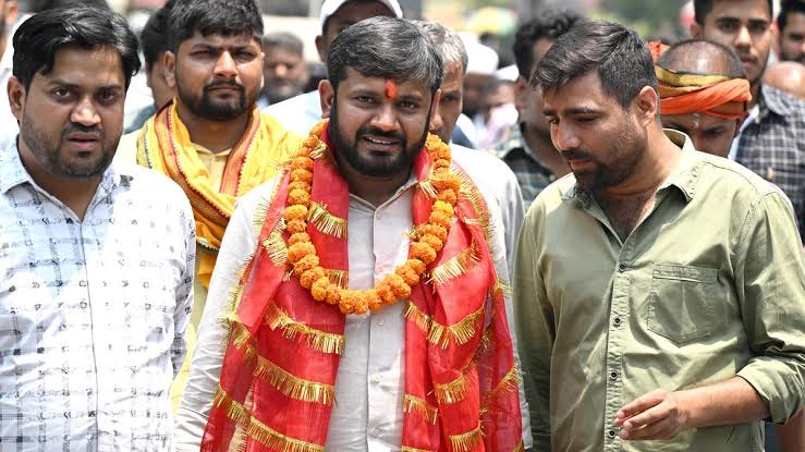 തിരഞ്ഞെടുപ്പ് പ്രചാരണത്തിനിടെ കനയ്യകുമാറിന് നേരെ ആക്രമണം