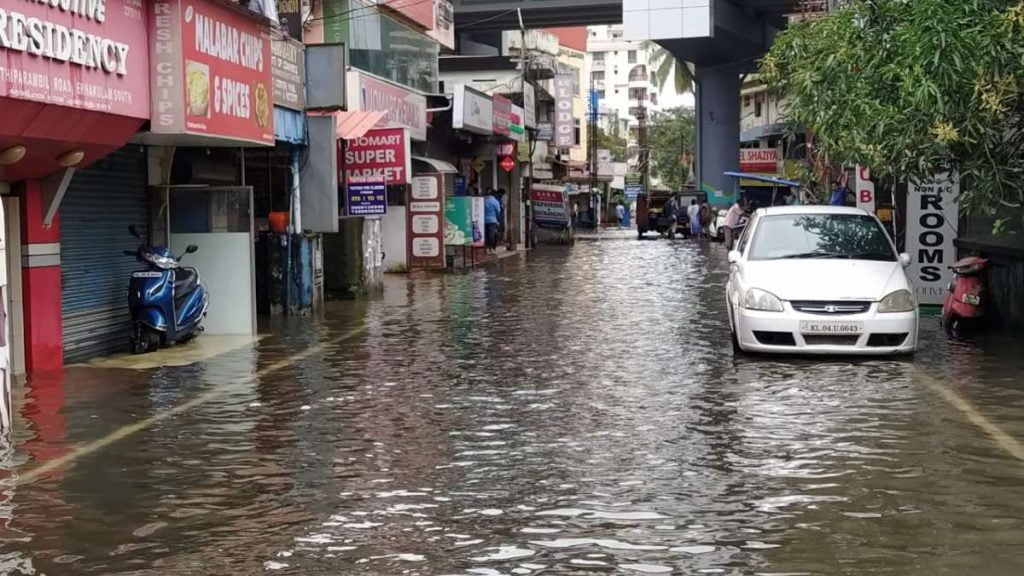 കേരളത്തില്‍ ഇന്നും ശക്തമായ മഴ തുടരും; രണ്ട് ജില്ലകളിൽ റെഡ് അലർട്ട്, കേന്ദ്ര കാലാവസ്ഥാ വകുപ്പിന്റെ മുന്നറിയിപ്പ്