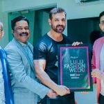 ലുലു ഫാഷൻ വീക്കിന് പാൻ ഇന്ത്യൻ തിളക്കം; ബോളിവുഡ് താരം ജോൺ എബ്രഹാം ഫാഷൻ വീക്കിന് തുടക്കം കുറിച്ചു