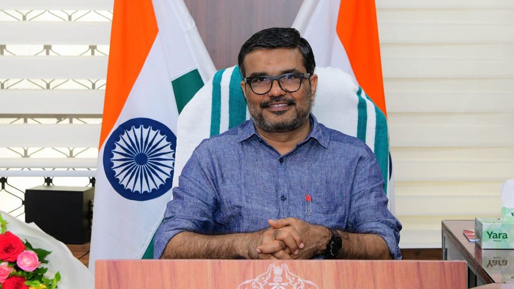 ഡ്രൈഡേ പിൻവലിക്കാനോ ബാറുകളുടെ സമയം കൂട്ടാനോ സർക്കാർ തീരുമാനിച്ചിട്ടില്ല; ബാര് കോഴ ആരോപണത്തില് അന്വേഷണം ആവശ്യപ്പെട്ട് മന്ത്രി എംബി രാജേഷ്