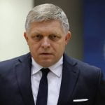 സ്ലൊവാക്യന്‍ പ്രധാനമന്ത്രി റോബർട്ട് ഫിക്കോയ്ക്ക് നേരെ വധശ്രമം,​ വെടിയേറ്റു,​ നില അതീവ ഗുരുതരം