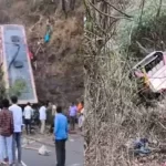 സേലത്ത് വിനോദയാത്രാ സംഘത്തിന്റെ ബസ് മറിഞ്ഞു നാലു മരണം; 45 പേര്‍ക്ക് പരുക്ക്