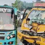 നിര്‍ത്തിയിട്ട ബസിന് പിന്നിലേക്ക് പിക്കപ്പ് ഇടിച്ച്‌ കയറി ഡ്രൈവര്‍ മരിച്ചു