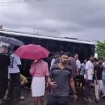 കൊച്ചിയില്‍ ബെംഗളൂരുവില്‍ നിന്നുള്ള സ്വകാര്യ ബസ് മറിഞ്ഞ് അപകടം; ബസിനടിയില്‍പെട്ട ബൈക്ക് യാത്രികന് ദാരുണാന്ത്യം