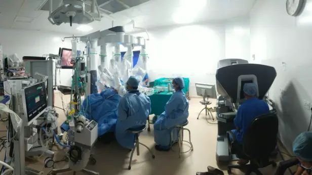 മലബാര്‍ കാൻസര്‍ സെന്ററില്‍ റോബോട്ടിക് സര്‍ജറി യാഥാര്‍ത്ഥ്യമായി; കാൻസറിനുള്ള 5 റോബോട്ടിക് സര്‍ജറികള്‍ വിജയം