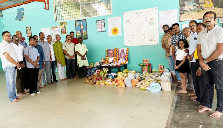 പഠനോപകരണങ്ങള് വിതരണം ചെയ്തു