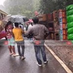 മാക്കൂട്ടം ചുരത്തില്‍ ലോറി മറിഞ്ഞ് അപകടം; ഒരു മരണം