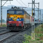 റെയില്‍വേ ട്രാക്കിലിരുന്ന് പബ്ജി കളിച്ചു; ട്രെയിൻ തട്ടി മൂന്ന് കുട്ടികള്‍ക്ക് ദാരുണാന്ത്യം