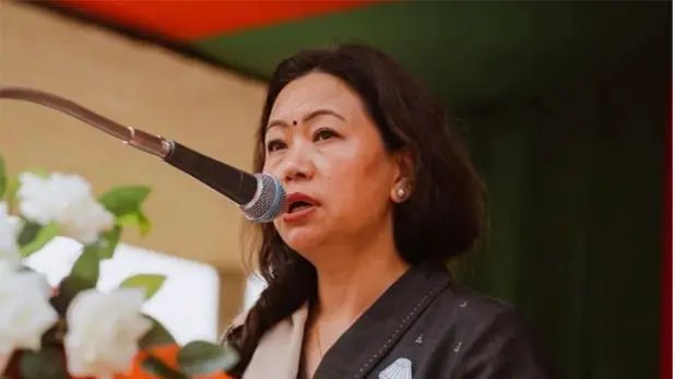 സത്യപ്രതിജ്ഞക്ക് പിന്നാലെ രാജി; സിക്കിം മുഖ്യമന്ത്രിയുടെ ഭാര്യ എംഎല്‍എ സ്ഥാനം രാജിവെച്ചു